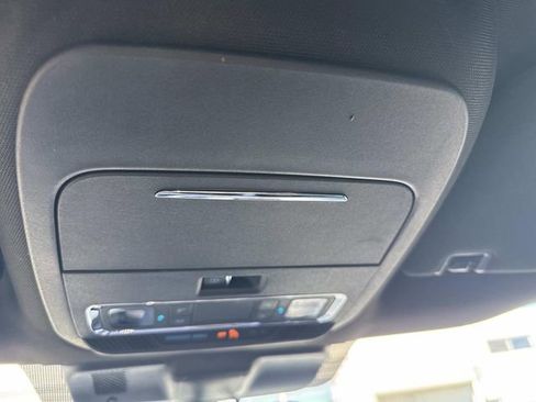 Used 2024 Ford F150 Platinum w/ FX4 Off-Road Package image 32