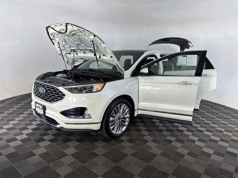 Used 2020 Ford Edge Titanium w/ Equipment Group 301A AWD/4WD image 12