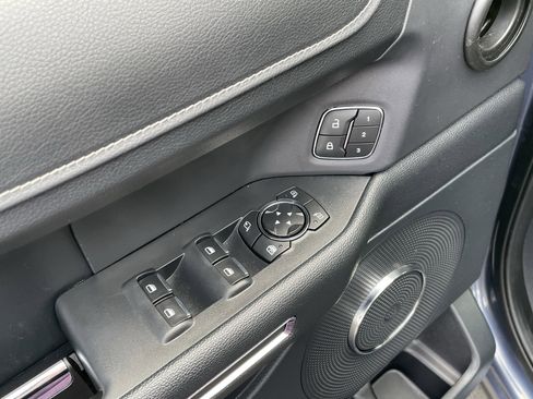 Used 2022 Ford Expedition XLT image 14