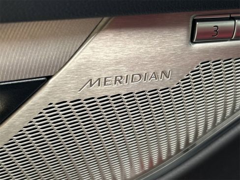 Used 2024 Jaguar F-PACE R-Dynamic S image 28