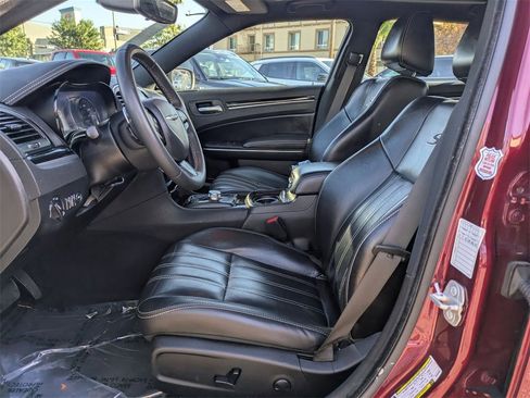 Used 2023 Chrysler 300 S image 25