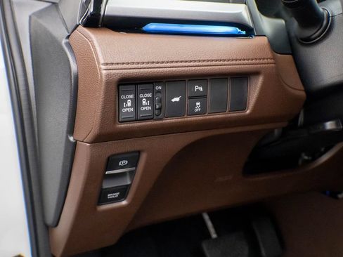 New 2026 Honda Odyssey Touring image 21