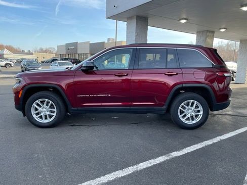 Used 2025 Jeep Grand Cherokee Laredo X AWD/4WD image 8