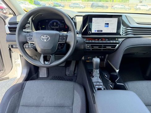 Used 2026 Toyota Camry LE FWD image 17