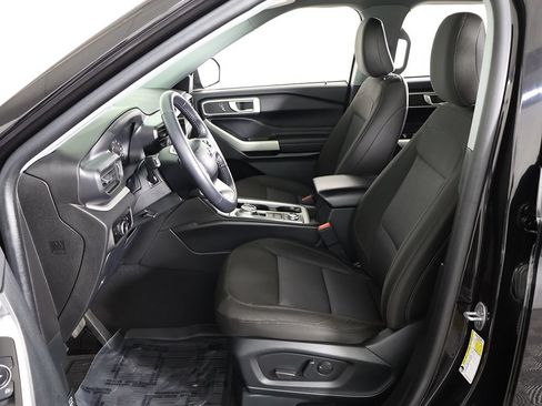 Used 2023 Ford Explorer XLT AWD/4WD image 27