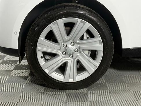 Used 2023 Land Rover Range Rover SE image 13