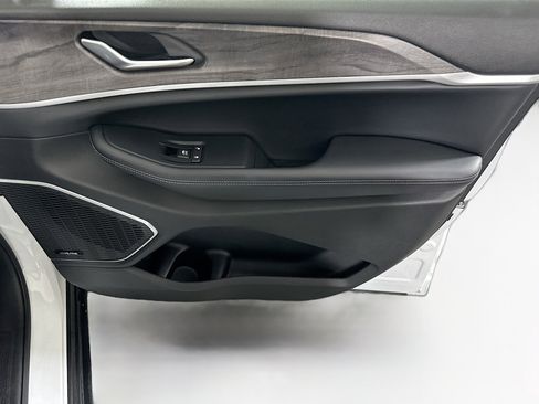 Used 2022 Jeep Grand Cherokee Limited 4xe w/ Luxury Tech Group II image 32