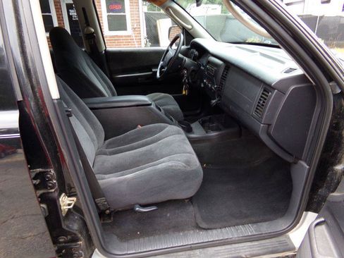Used 2004 Dodge Dakota SLT w/ Deluxe Convenience Group AWD/4WD image 11