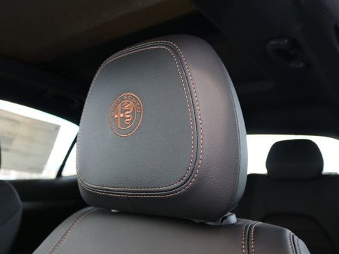 New 2025 Alfa Romeo Stelvio Sprint image 17