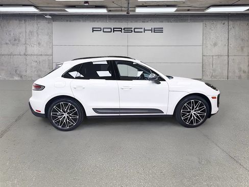 Certified 2025 Porsche Macan Turbo AWD/4WD image 8