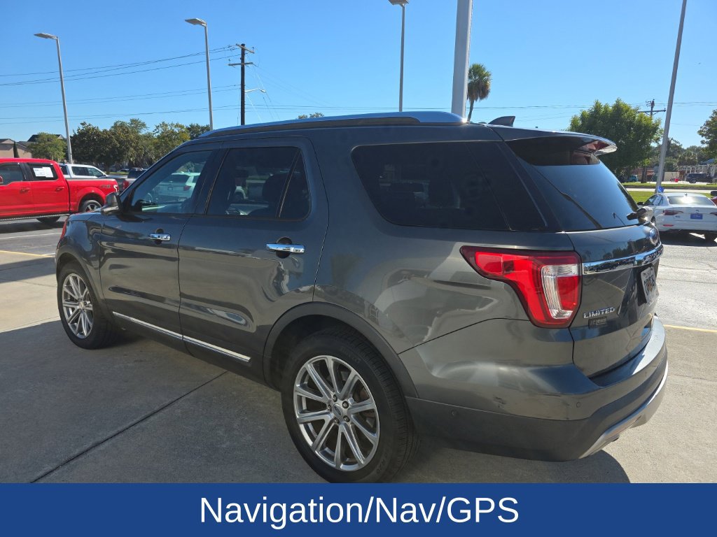 Used 2017 Ford Explorer Limited w/ Equipment Group 301A FWD image 4