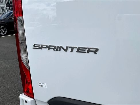 Used 2025 Mercedes-Benz Sprinter 2500 image 31