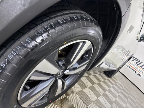 Used 2023 Nissan Rogue SL w/ SL Premium Package FWD image 37