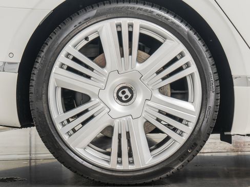 Used 2026 Bentley Flying Spur Plug-In Hybrid image 46