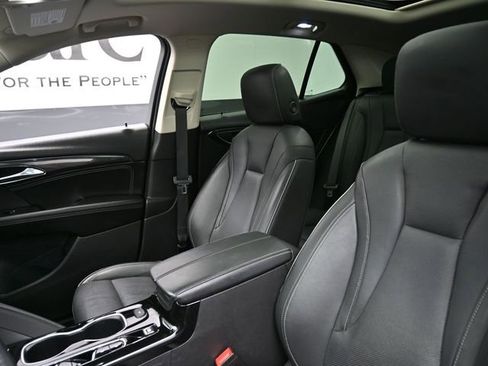 Used 2021 Buick Envision Essence w/ Technology Package I image 16