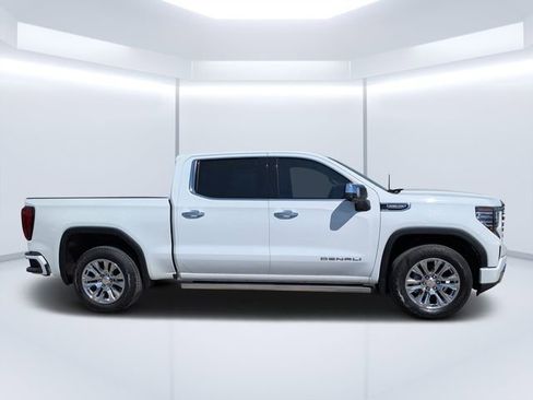 Used 2022 GMC Sierra 1500 Denali image 2