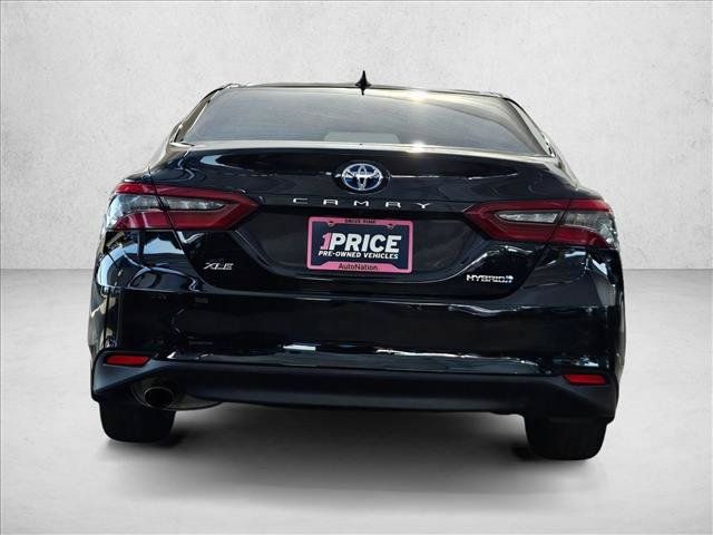 Used 2022 Toyota Camry XLE w/ Cold Weather Package FWD image 7