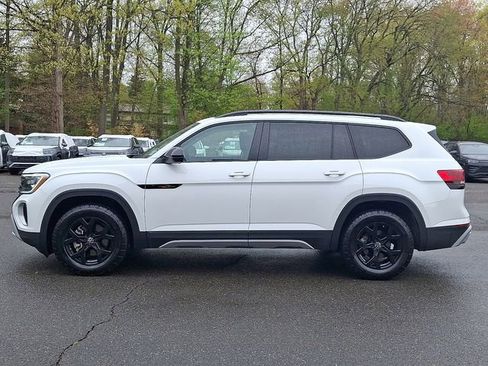 Certified 2025 Volkswagen Atlas Peak Edition SE AWD/4WD image 6
