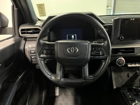 Used 2025 Toyota Tacoma SR5 AWD/4WD image 21