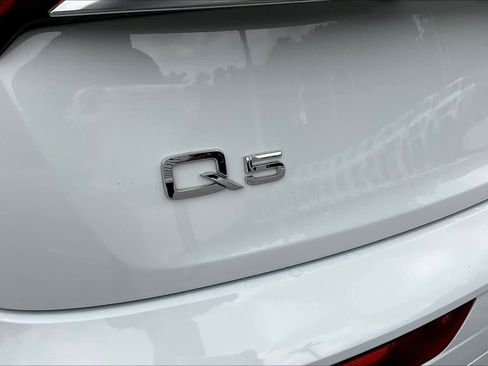 Used 2023 Audi Q5 2.0T Premium Plus w/ Premium Plus Package AWD/4WD image 19