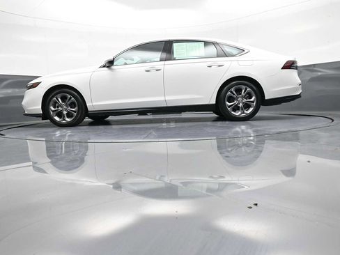 Used 2024 Honda Accord EX image 32