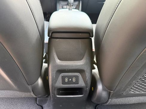 Used 2024 Hyundai Venue Limited FWD image 26