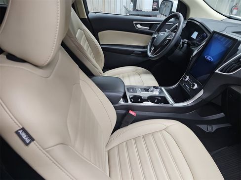 Used 2022 Ford Edge SEL w/ Convenience Package image 10