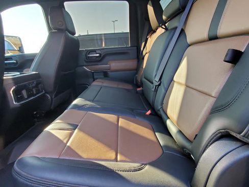 Used 2021 Chevrolet Silverado 3500 High Country image 5