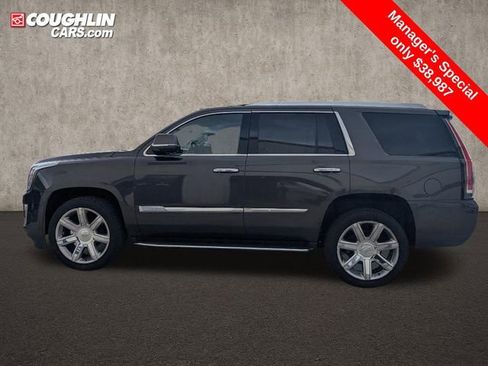 Used 2020 Cadillac Escalade Premium Luxury image 4