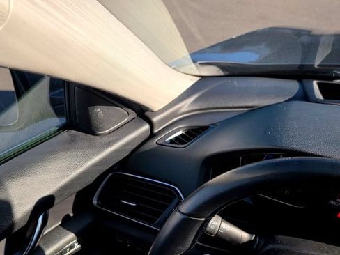 Used 2019 Honda Accord Touring image 15