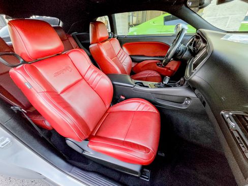 Used 2020 Dodge Challenger SRT Hellcat Redeye image 30