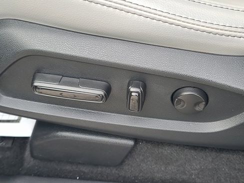 Certified 2023 Honda Pilot Touring image 12