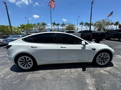 Used 2021 Tesla Model 3 Standard Range Plus RWD image 8