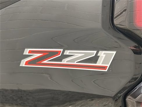 Used 2025 Chevrolet Colorado Z71 w/ Technology Package image 29