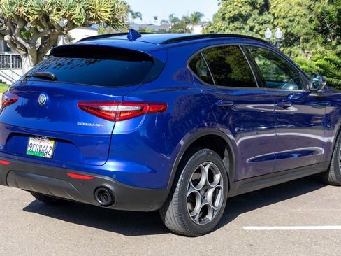 Used 2022 Alfa Romeo Stelvio Sprint image 12