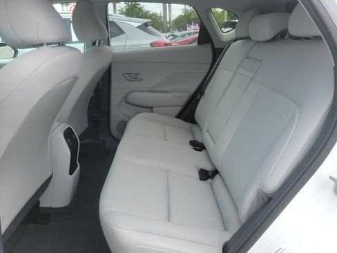 Certified 2025 Hyundai Kona SEL FWD image 9