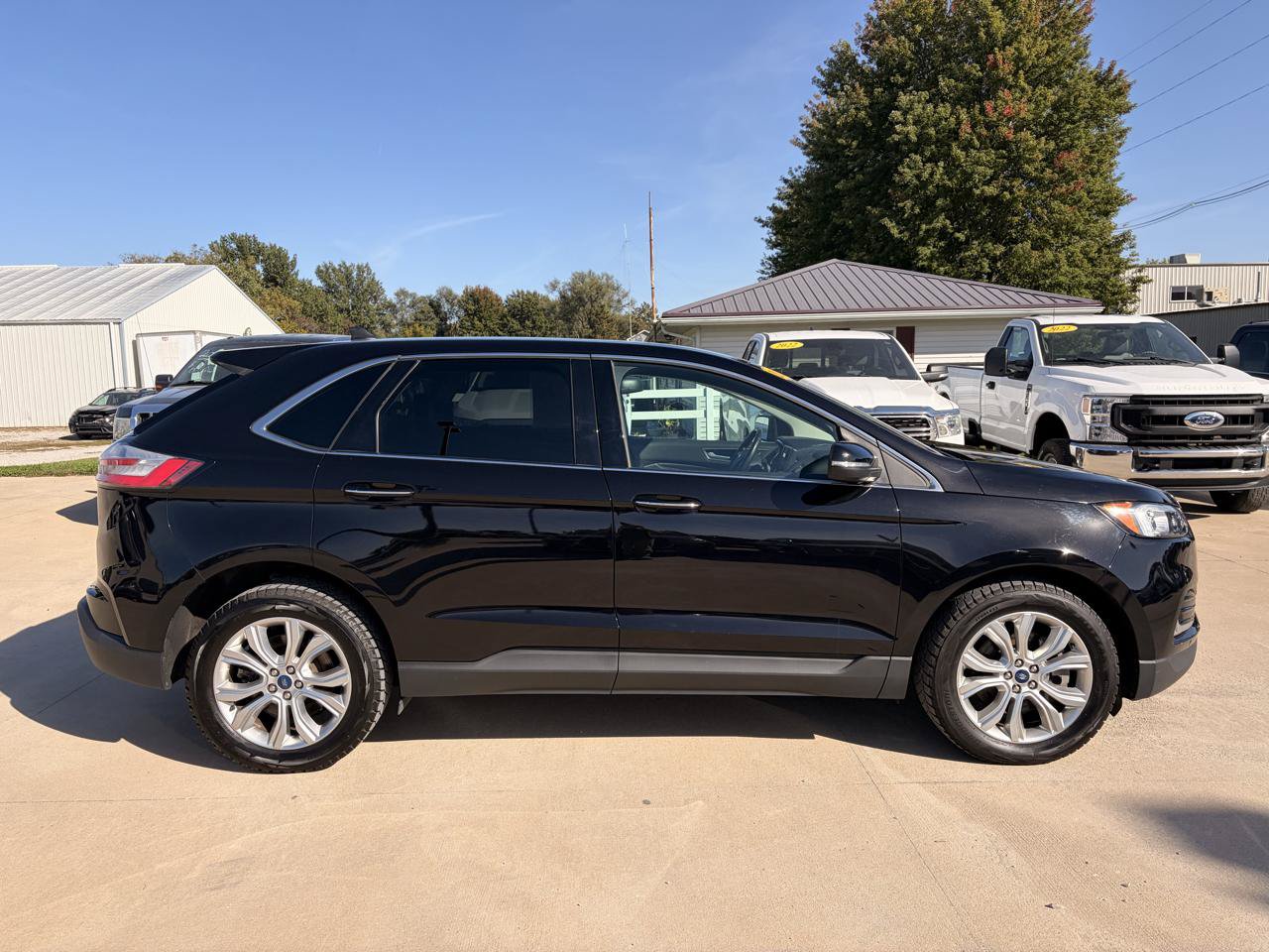 Used 2021 Ford Edge Titanium w/ Cargo Accessory Package AWD/4WD image 4
