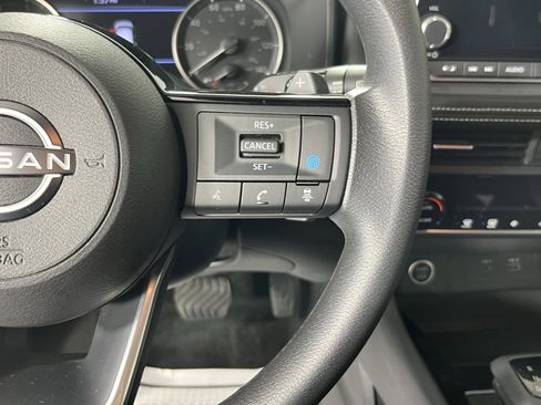 Used 2023 Nissan Rogue SV AWD/4WD image 20