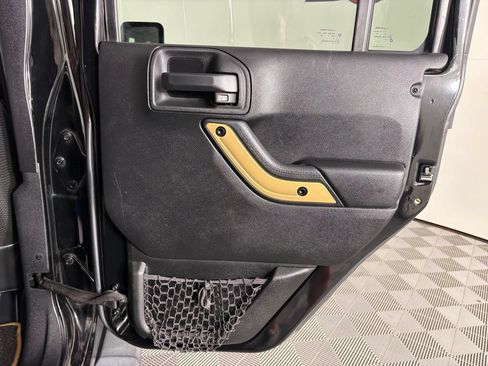 Used 2014 Jeep Wrangler Unlimited Sahara AWD/4WD image 34