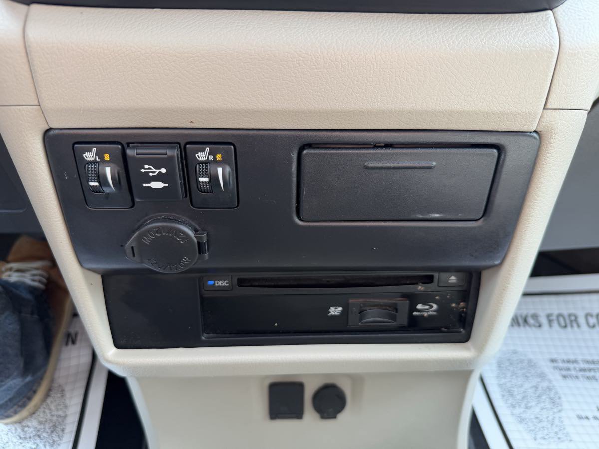 Used 2018 Toyota Sienna XLE Premium FWD image 21