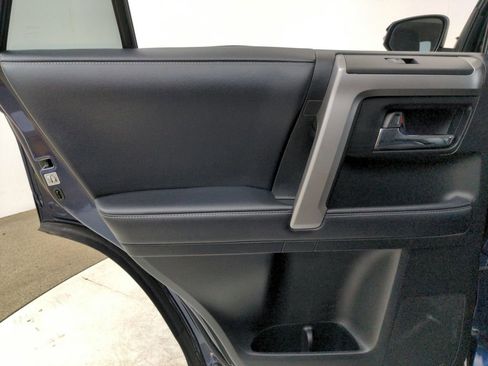 Used 2018 Toyota 4Runner Limited AWD/4WD image 28