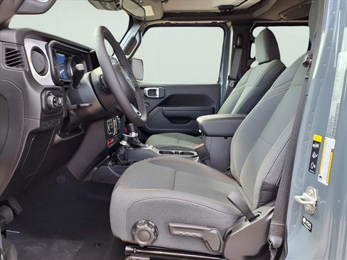 New 2025 Jeep Gladiator Willys image 14