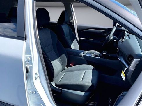 New 2026 Nissan Rogue SV image 10