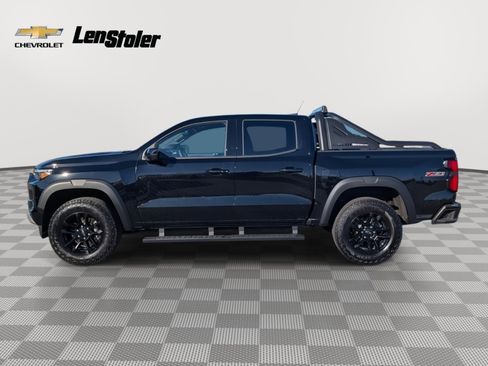 Used 2025 Chevrolet Colorado Z71 w/ Midnight Edition image 2