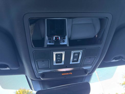 Used 2022 Jaguar F-PACE S image 28