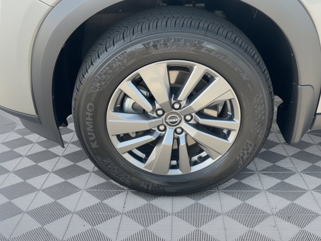 Certified 2025 Nissan Pathfinder SV FWD image 17