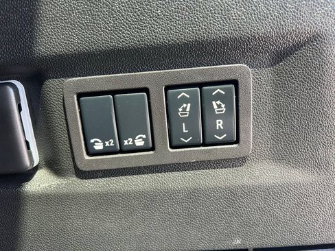 Used 2024 Chevrolet Tahoe Z71 w/ Off-Road Capability Package AWD/4WD image 27