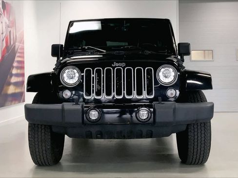 Used 2018 Jeep Wrangler Unlimited Sahara image 6