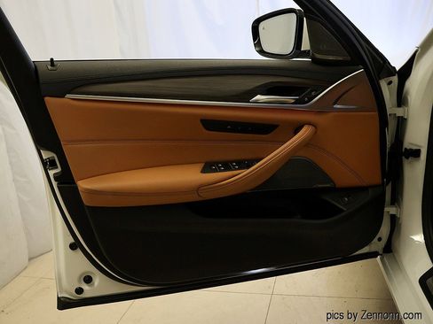 Used 2020 BMW 540i xDrive w/ Premium Package image 28