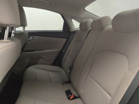 Used 2019 Kia Forte LXS image 18